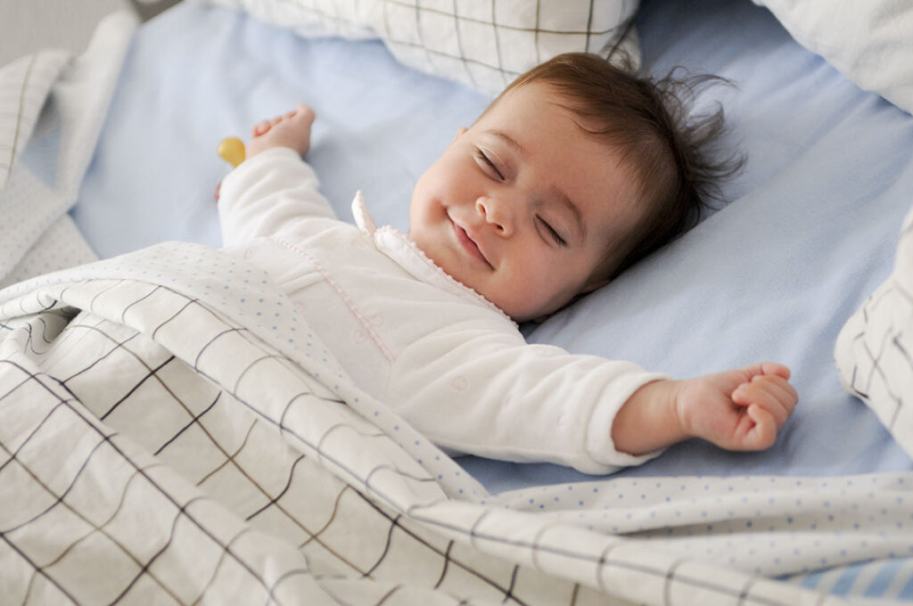 嬰幼兒床墊特別重視無毒，因為睡眠微環境中，鼻子呼吸特別接近床墊、枕頭，任何可能有揮發性物質的材質，都應盡量避免。