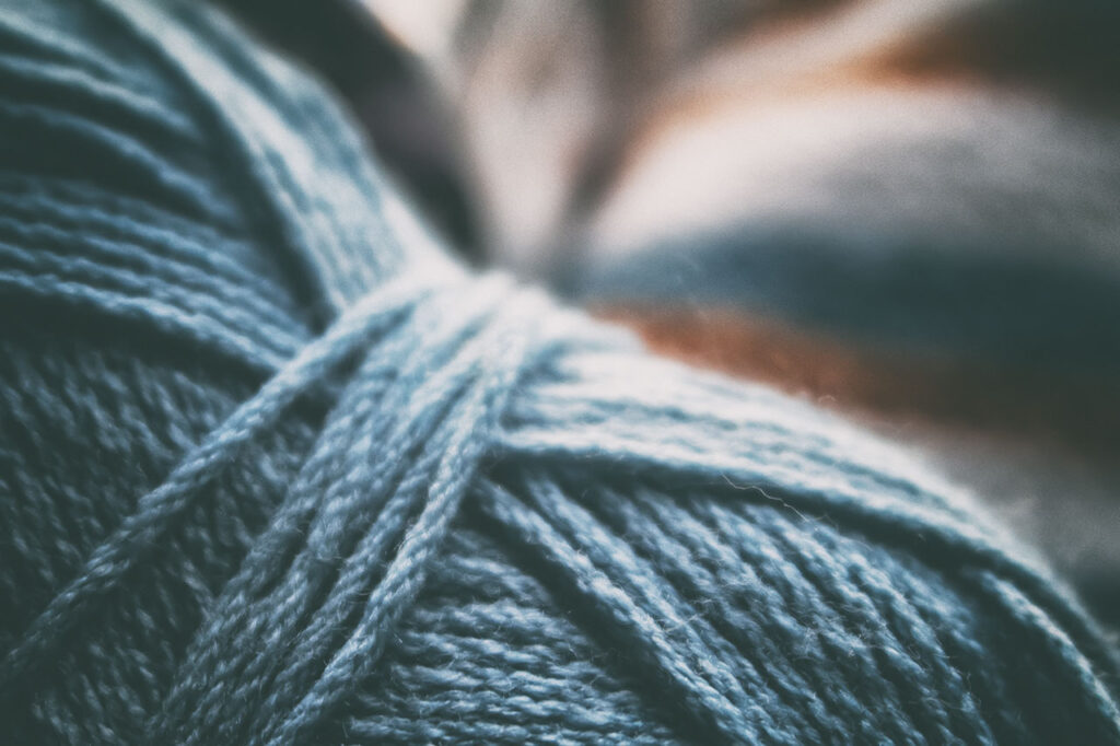 壓克力纖維（Acrylic fiber）也被稱做「人造羊毛」或「合成羊毛」。