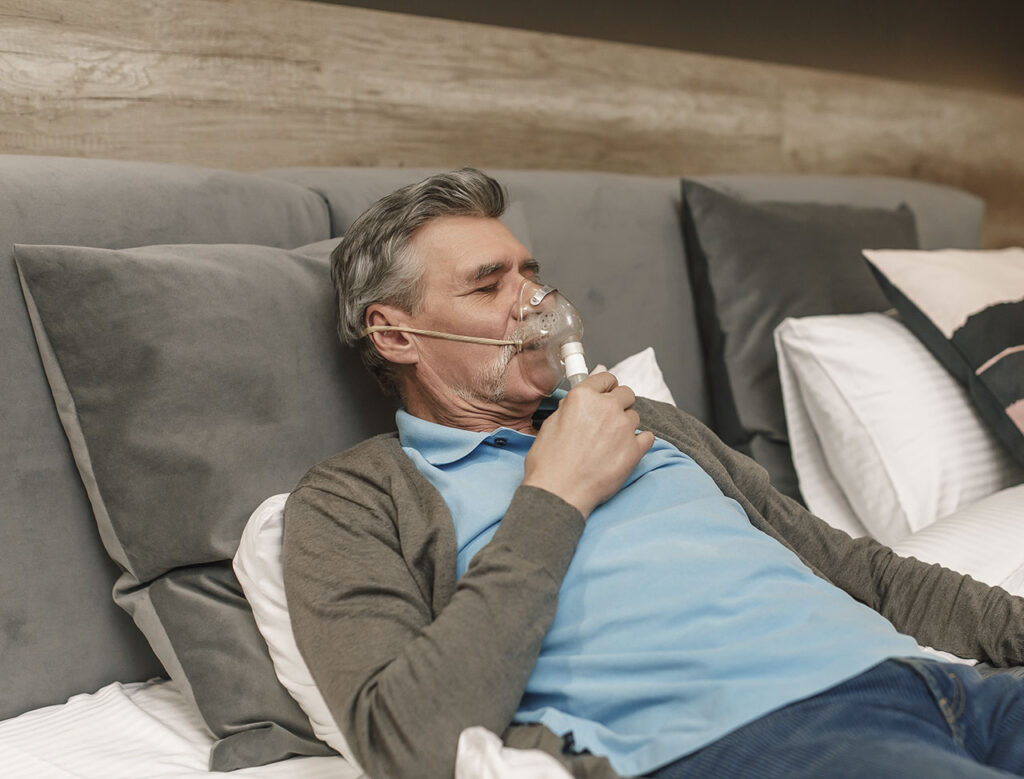 持續氣道正壓通氣機器（CPAP，Continuous Positive Airway Pressure）是成人睡眠呼吸暫停最常見的治療方法之一