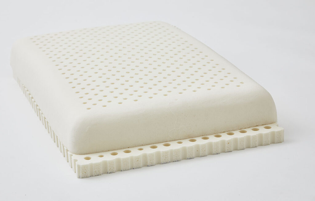 班尼斯乳膠枕提供不同形狀、高度，能夠滿足不同頸高的需求